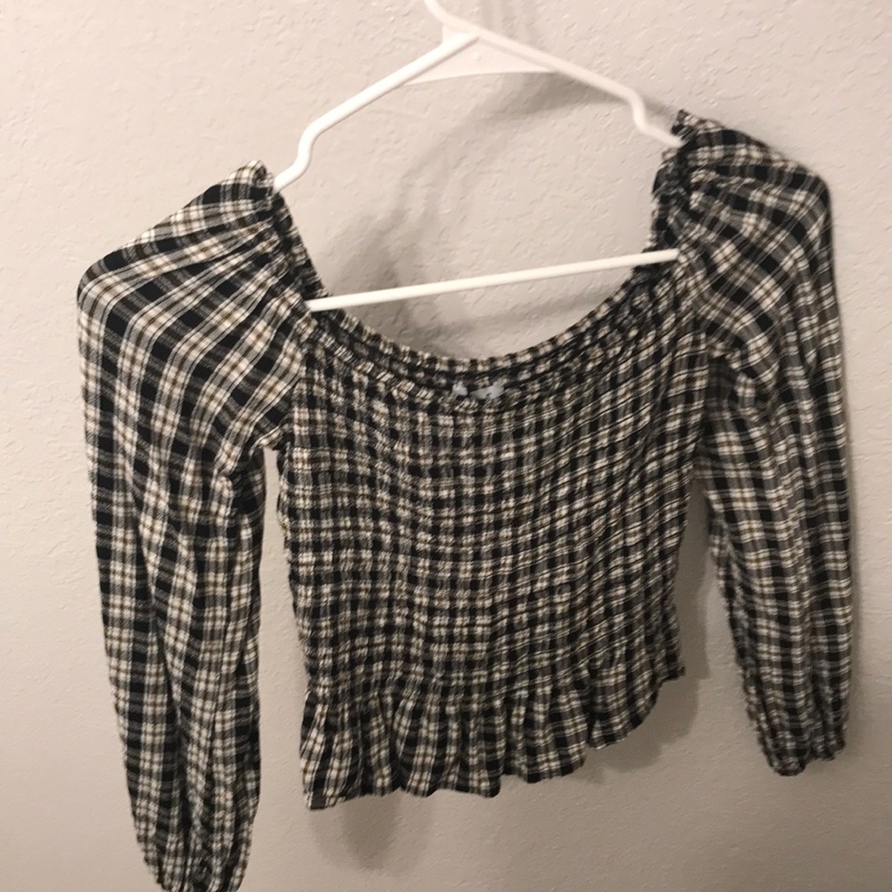 hollister off the shoulder crop top